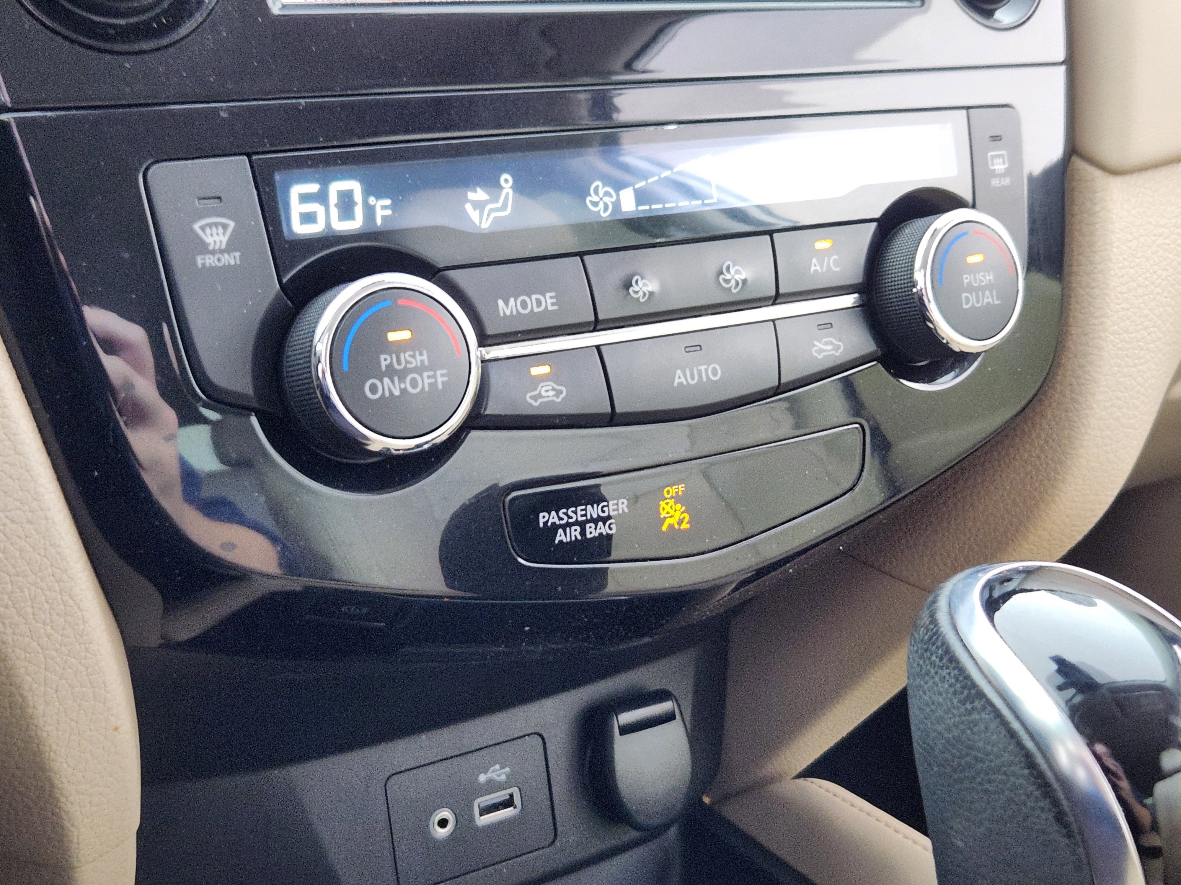 Used 2019 Nissan Rogue SL image 24