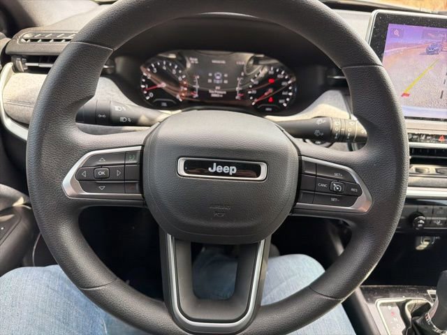 Used 2023 Jeep Compass Sport image 16