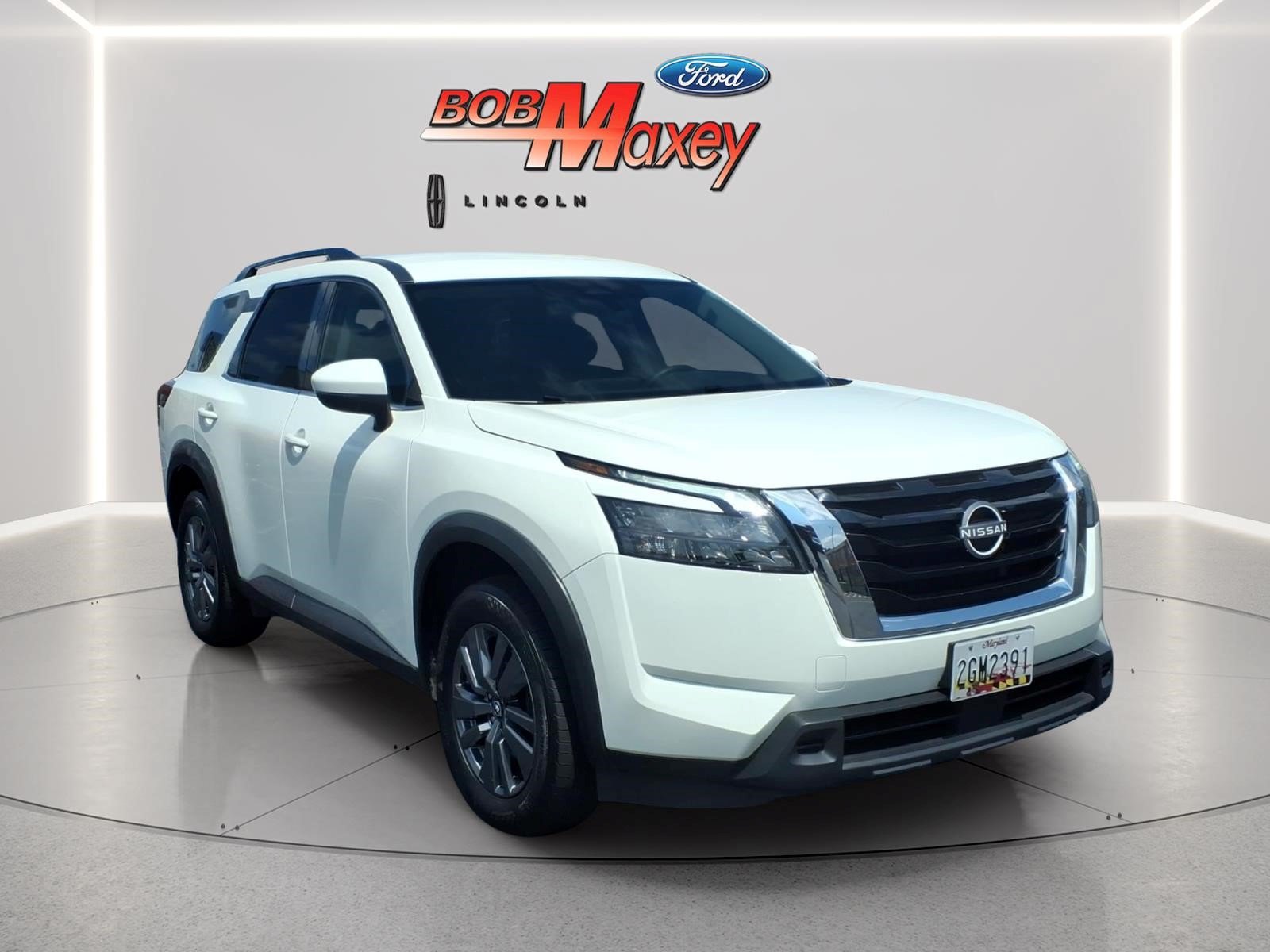 Used 2025 Nissan Pathfinder SV AWD/4WD image 3