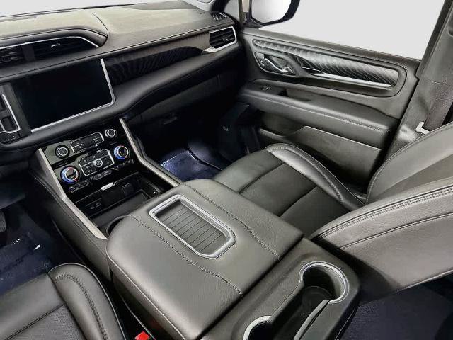 Used 2024 GMC Yukon Denali AWD/4WD image 11