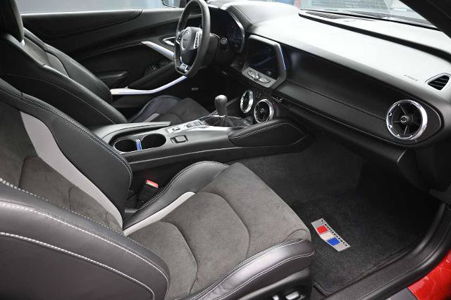 Used 2020 Chevrolet Camaro LT w/ 1LE Track Performance Package RWD image 13