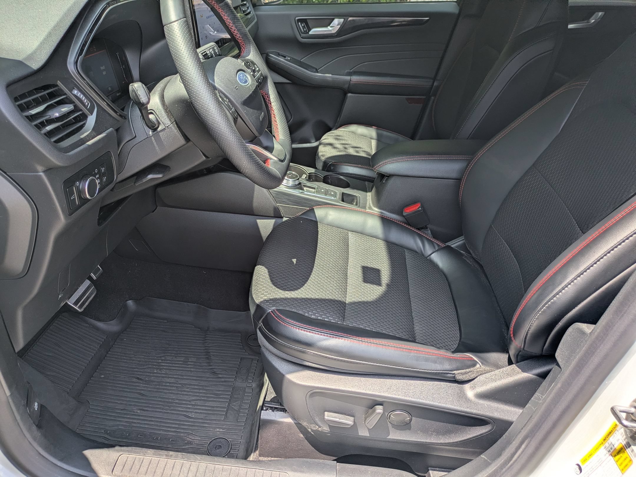 Certified 2024 Ford Escape ST-Line w/ Tech Pack #1 AWD/4WD image 12