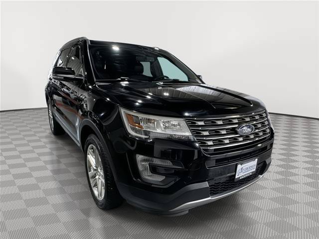 Certified 2017 Ford Explorer XLT w/ Equipment Group 202A AWD/4WD image 5