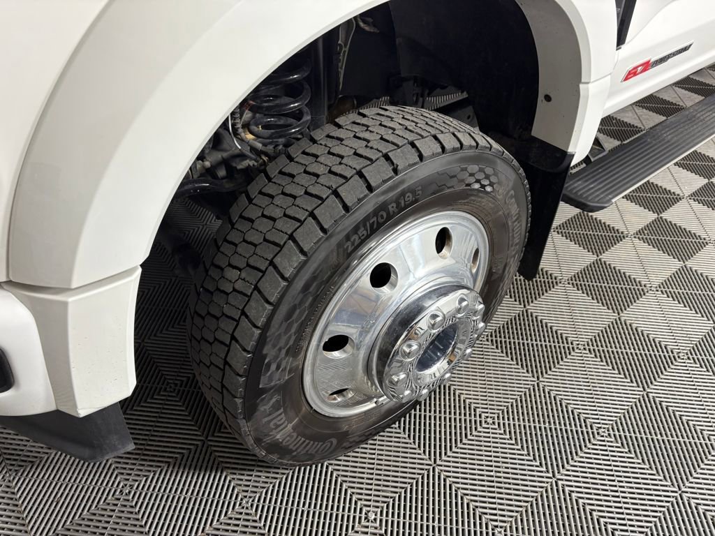 Certified 2025 Ford F450 Platinum w/ FX4 Off-Road Package image 9