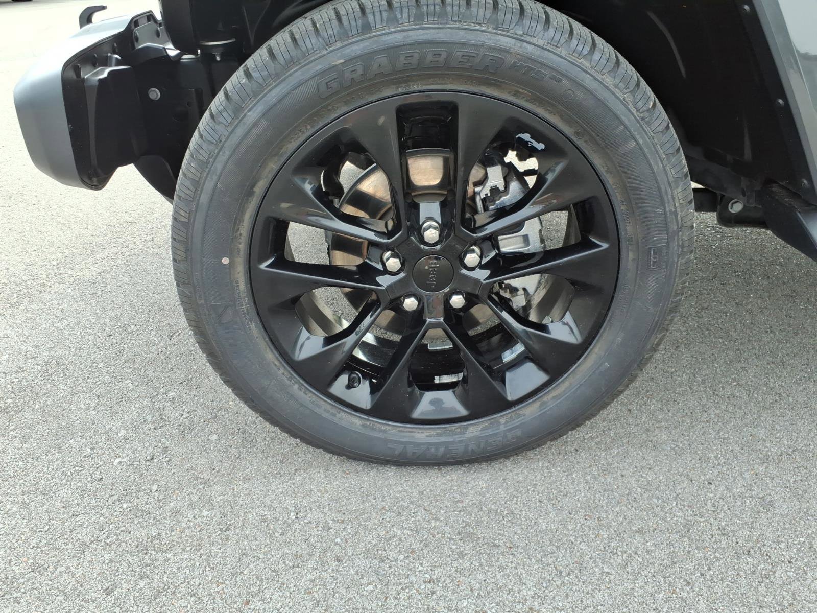 Used 2021 Jeep Wrangler Unlimited Sahara w/ Cold Weather Group AWD/4WD image 9