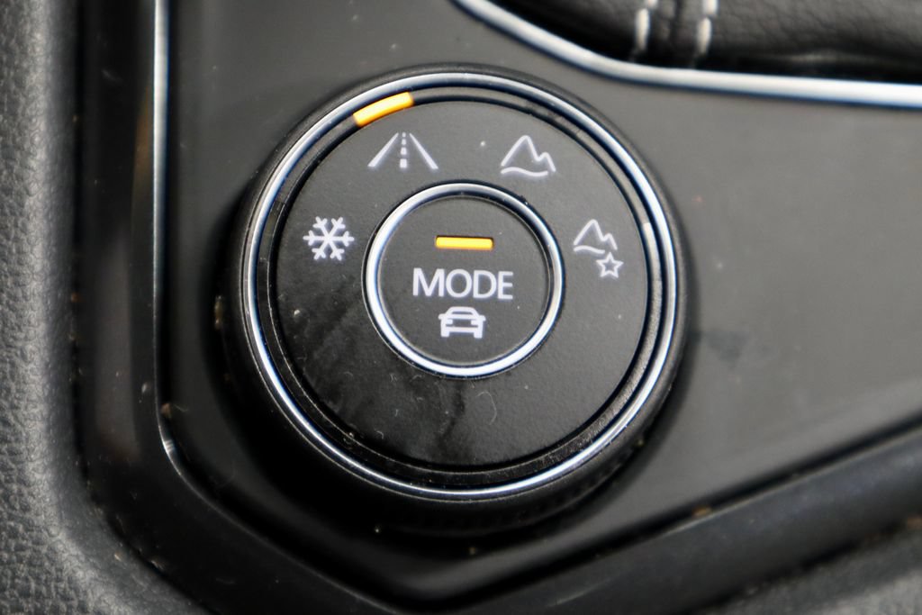 Used 2023 Volkswagen Tiguan SE R-Line AWD/4WD image 33