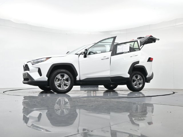 Used 2024 Toyota RAV4 XLE FWD image 54