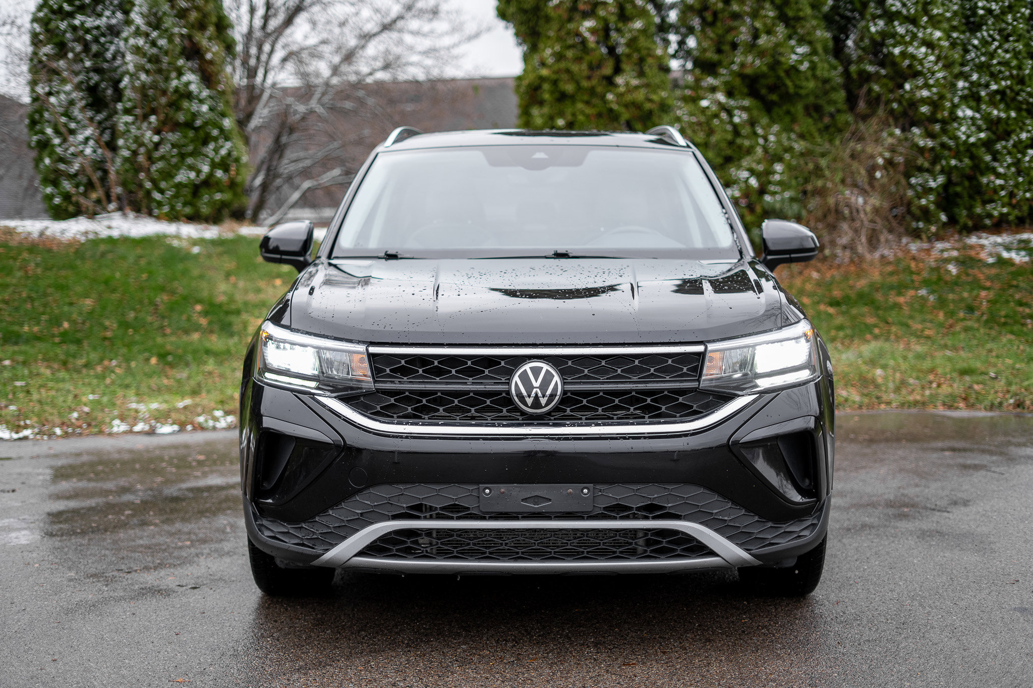 Used 2023 Volkswagen Taos SE image 2