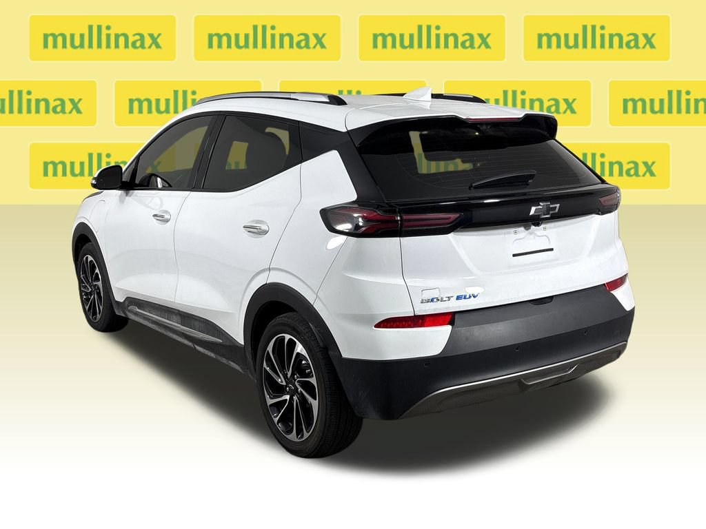 Used 2023 Chevrolet Bolt EUV Premier w/ Sun & Sound Package FWD image 12