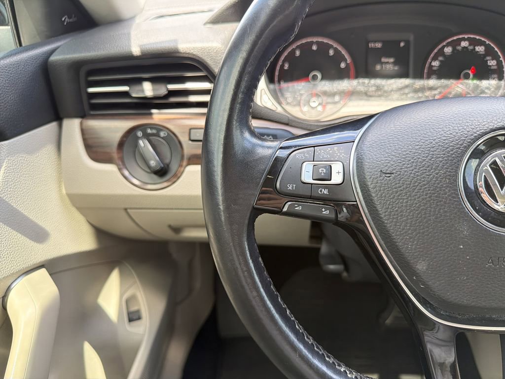 Used 2020 Volkswagen Passat 2.0T SEL image 25