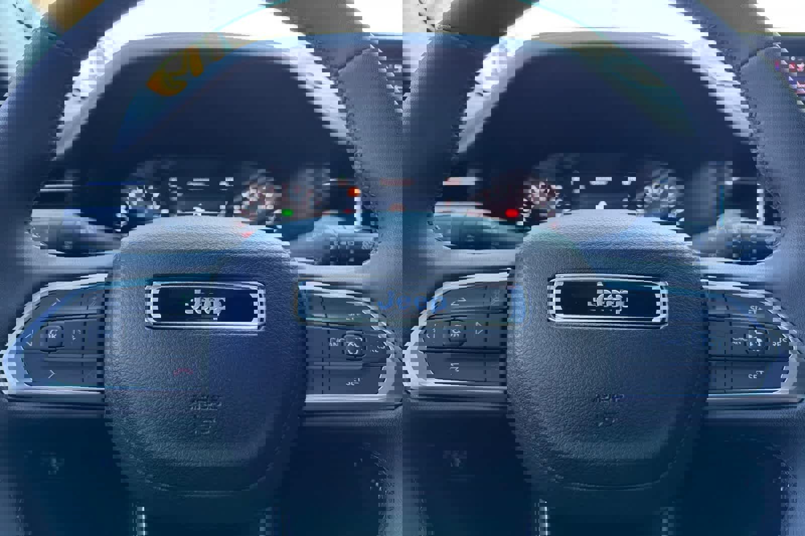 Used 2023 Jeep Compass Latitude image 23