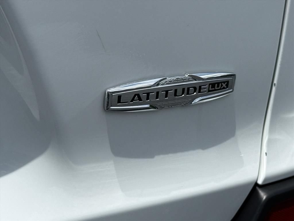 Used 2021 Jeep Cherokee Latitude Lux w/ Comfort/Convenience Group FWD image 15