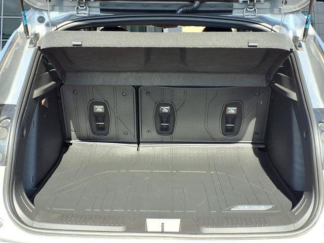 Used 2025 Chevrolet Trax RS w/ Driver Confidence Package FWD image 14