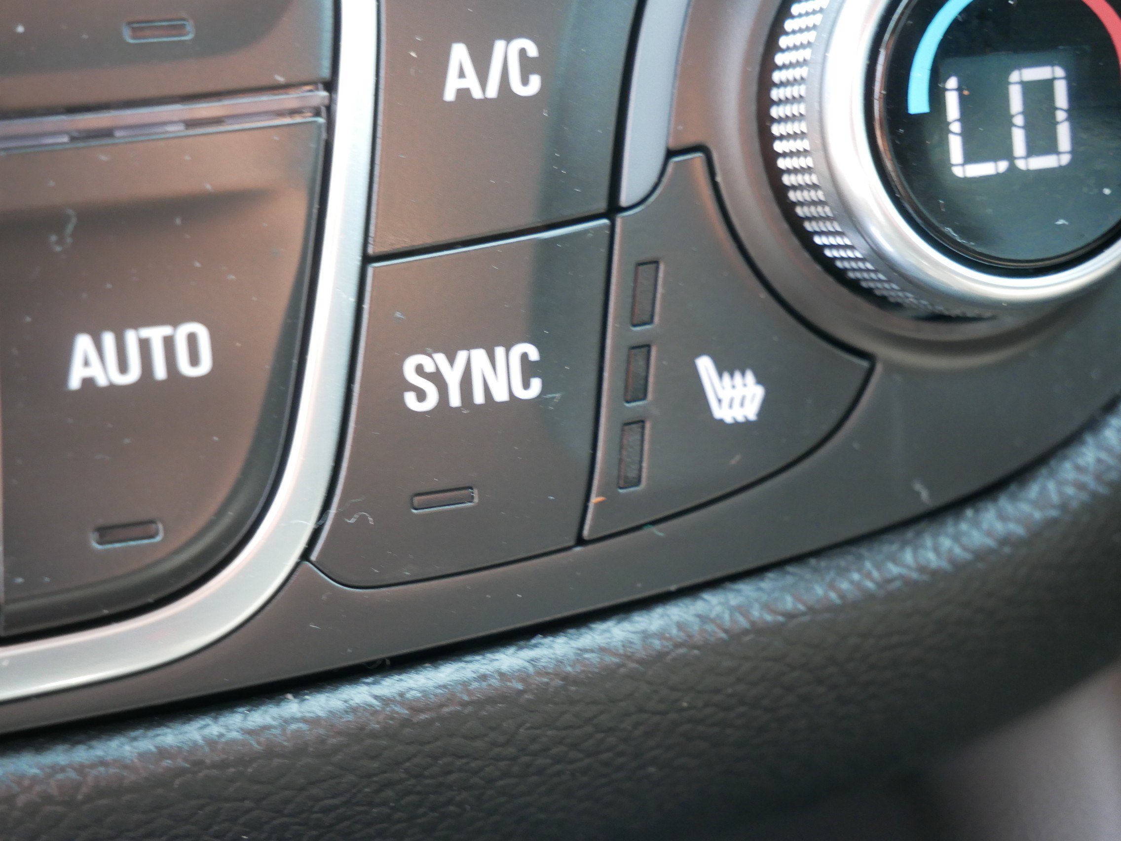 Used 2024 Chevrolet Equinox LT AWD/4WD image 32