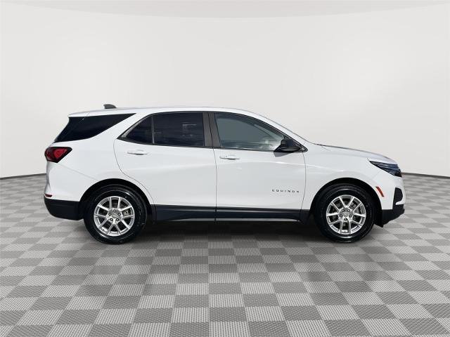 Used 2022 Chevrolet Equinox LS w/ LS Convenience Package image 6