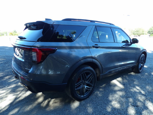 Certified 2025 Ford Explorer ST-Line w/ ST-Line Street Pack AWD/4WD image 5