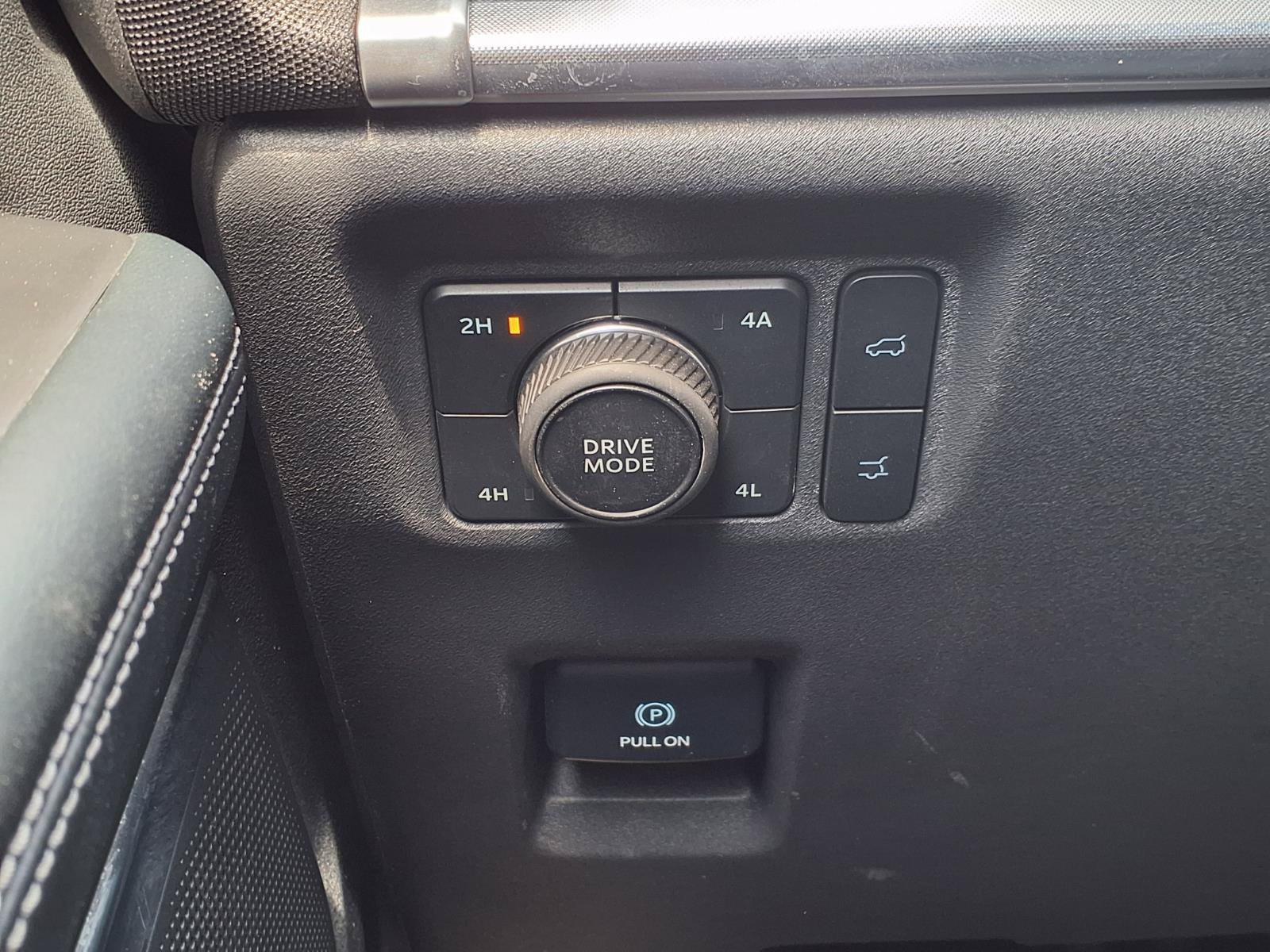 Certified 2025 Ford Expedition Active AWD/4WD image 27