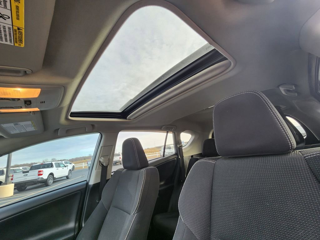 Used 2018 Toyota RAV4 XLE image 12