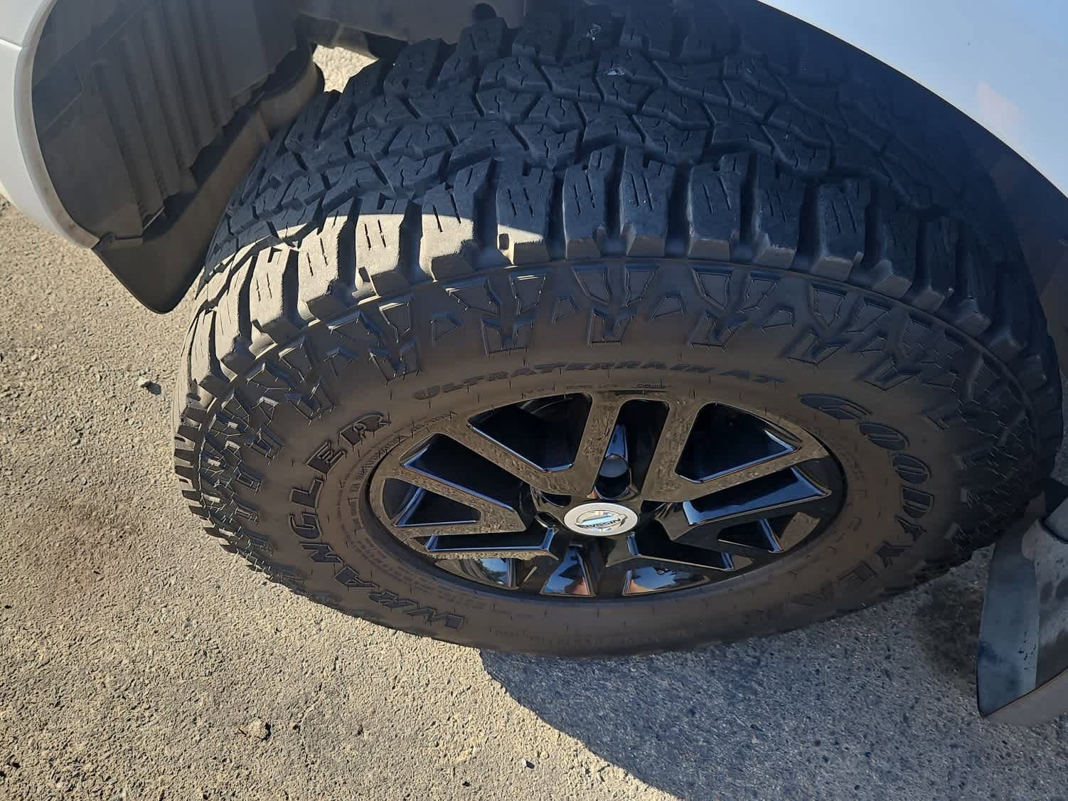 Used 2019 Nissan Frontier SV AWD/4WD image 3