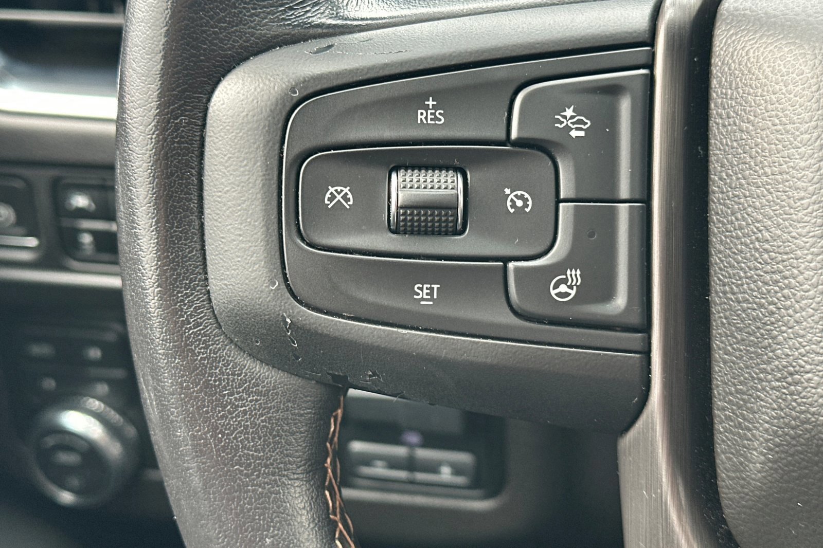 Used 2021 GMC Yukon AT4 w/ AT4 Premium Plus Package image 27