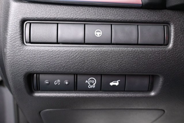 Used 2025 Nissan Rogue SV FWD image 23