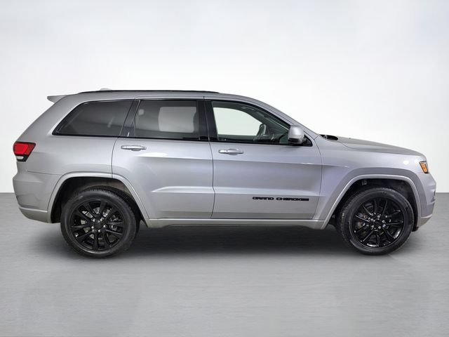 Used 2020 Jeep Grand Cherokee Altitude AWD/4WD image 2