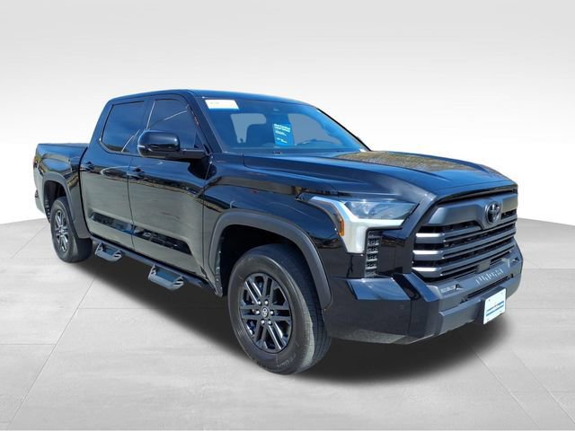 Used 2025 Toyota Tundra SR5 w/ SR5 Convenience Package AWD/4WD image 8