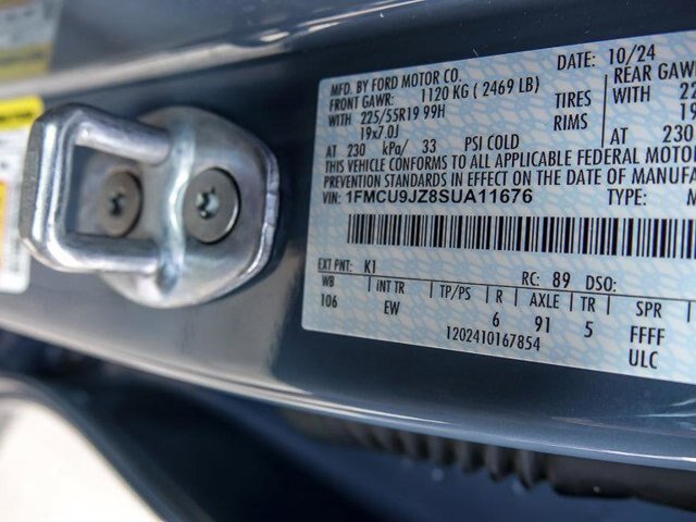 Certified 2025 Ford Escape Platinum w/ Class II Trailer Tow Package AWD/4WD image 33