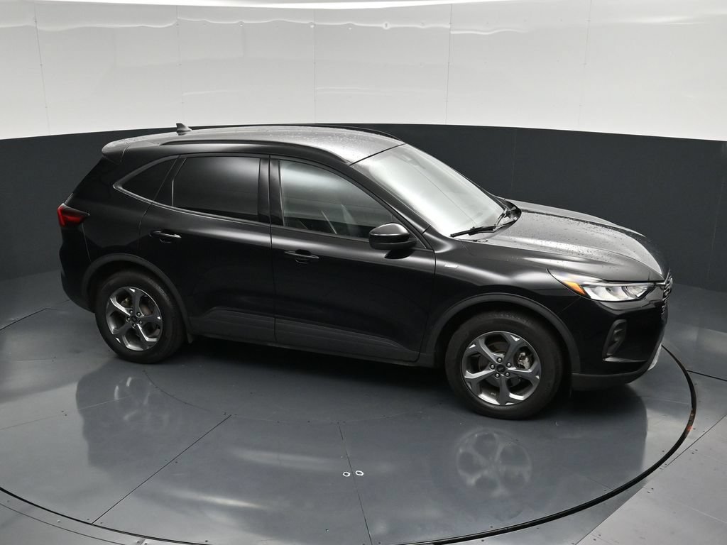 Certified 2025 Ford Escape ST-Line Select AWD/4WD image 36