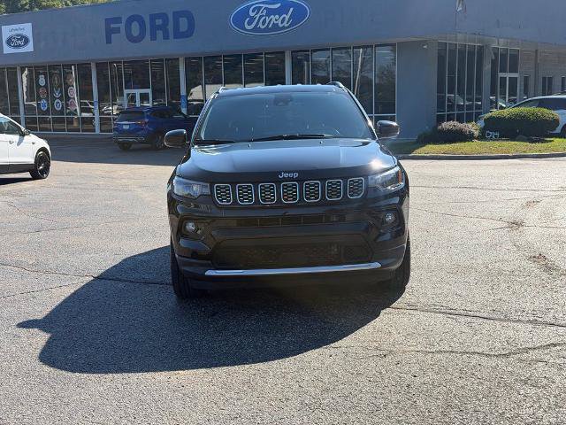 Used 2025 Jeep Compass Limited AWD/4WD image 2