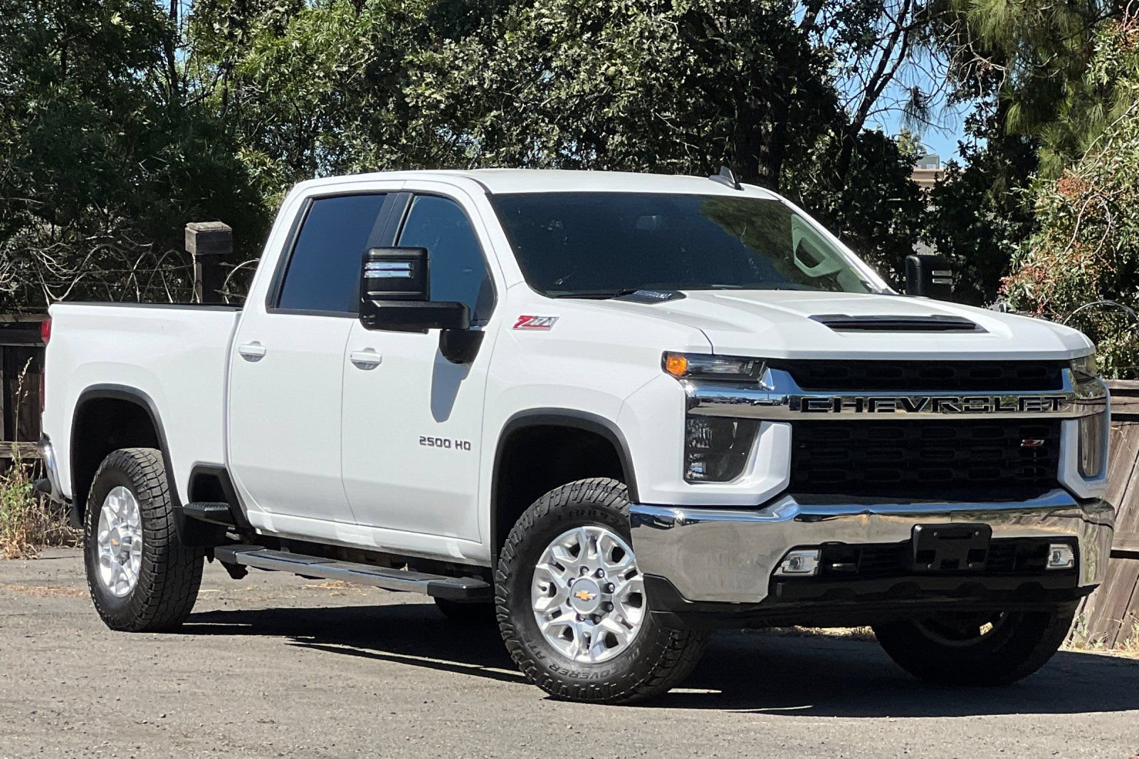 Used 2023 Chevrolet Silverado 2500 LT w/ Convenience Package AWD/4WD image 2