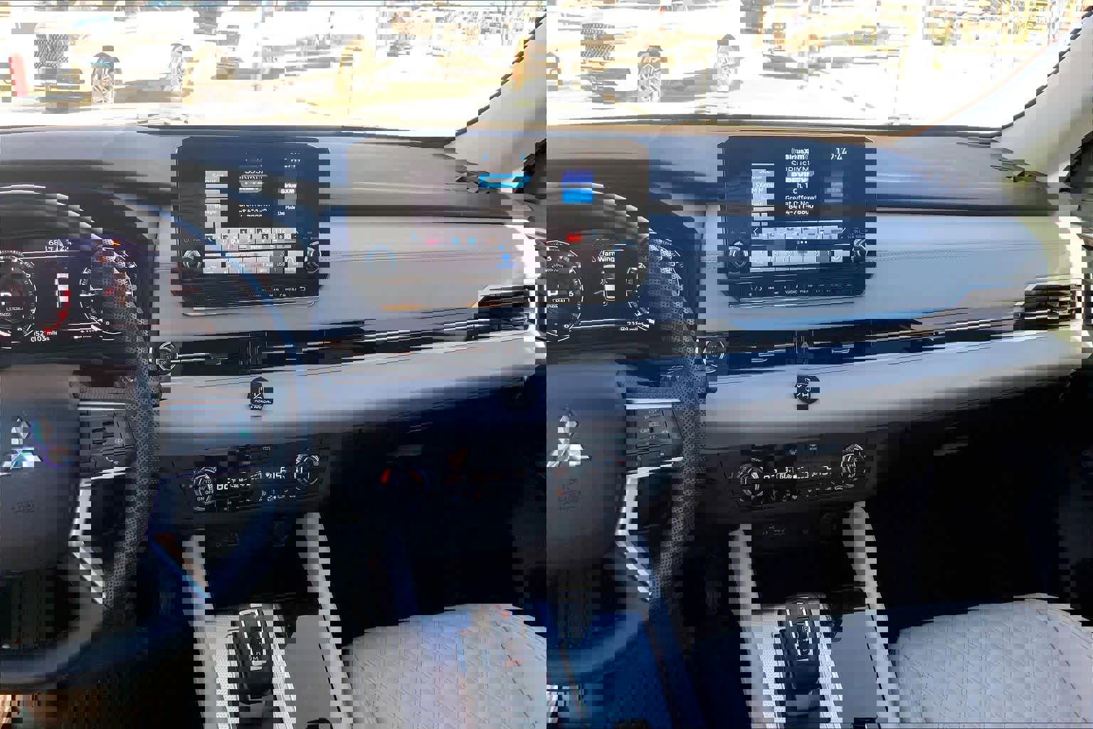 Used 2023 Mitsubishi Outlander SEL image 6