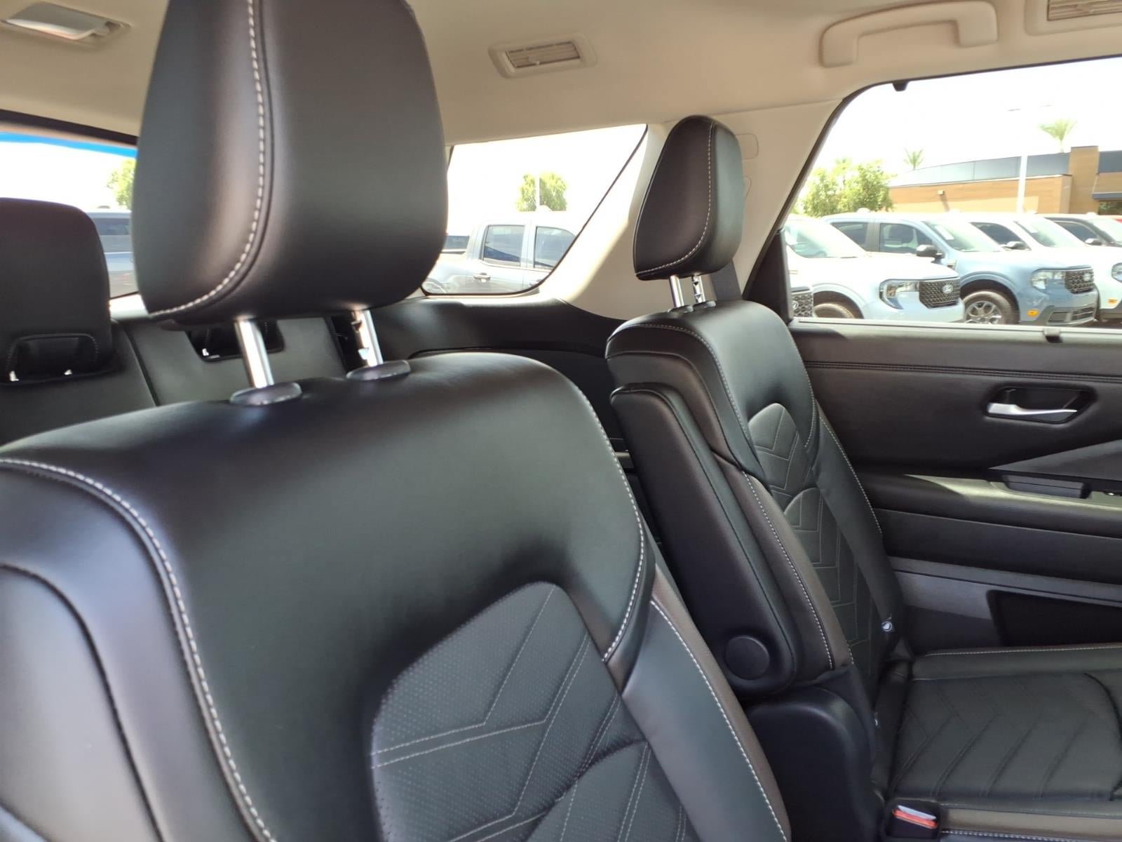 Used 2024 Nissan Pathfinder Platinum AWD/4WD image 15