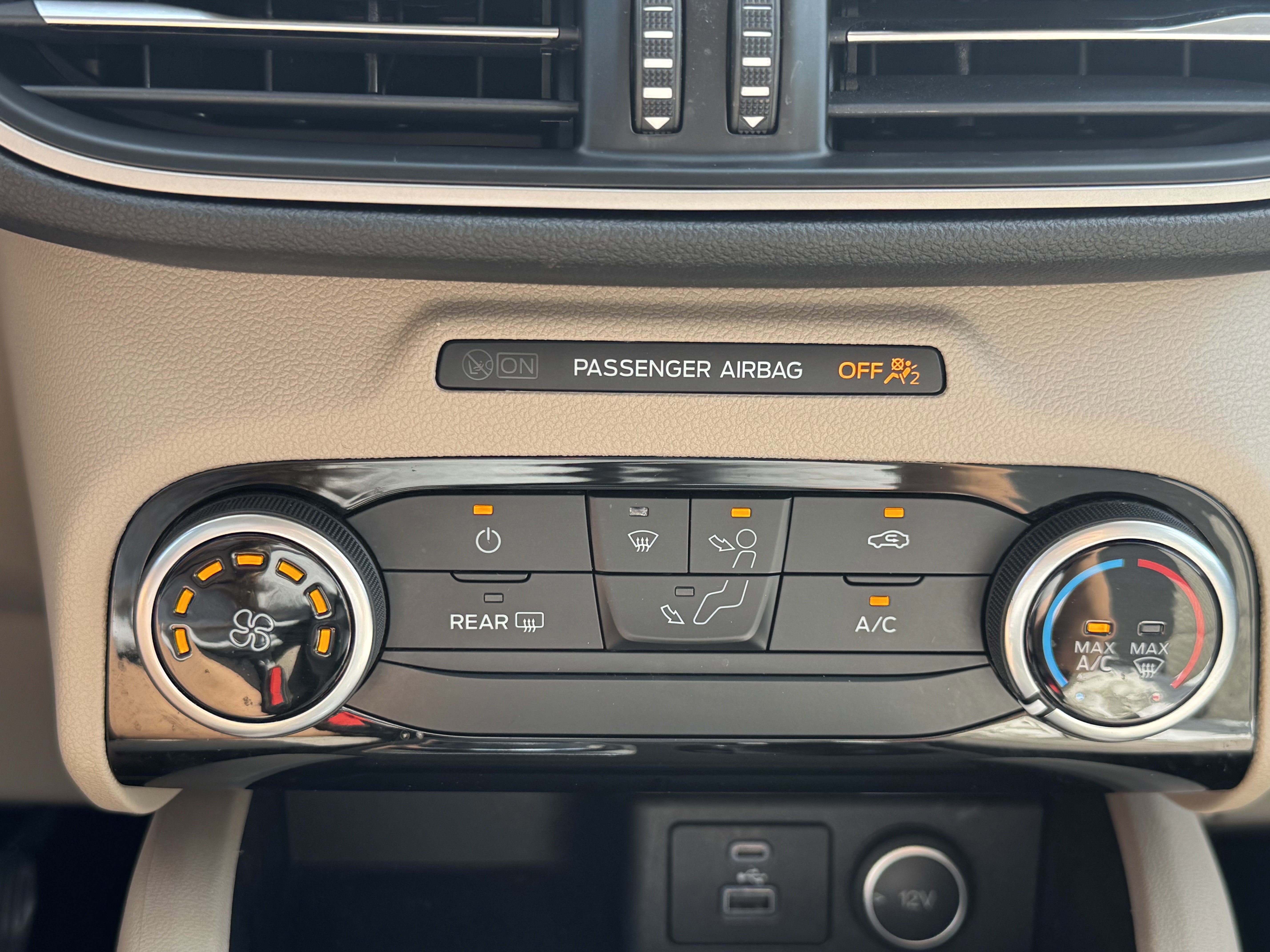 Certified 2021 Ford Escape SE image 19