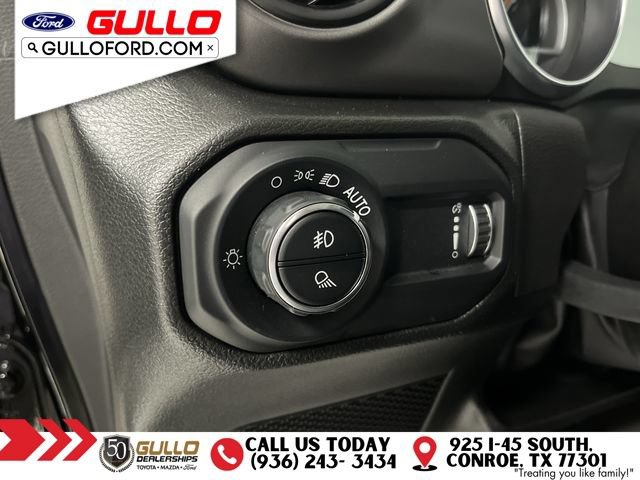 Used 2023 Jeep Gladiator Sport AWD/4WD image 19