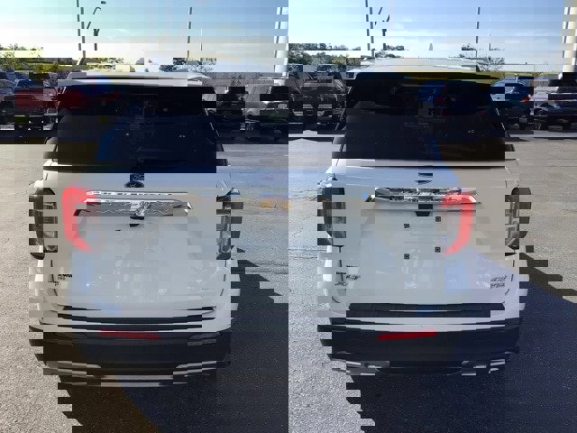 Certified 2022 Ford Explorer XLT w/ Equipment Group 202A image 4