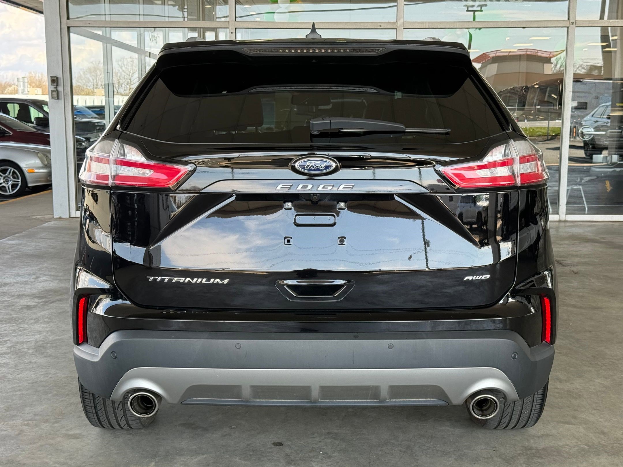 Certified 2022 Ford Edge Titanium w/ Cargo Accessory Package image 10