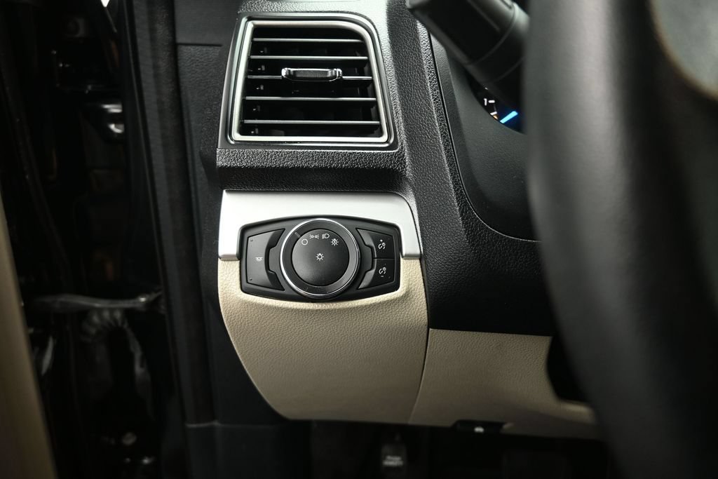 Certified 2018 Ford Explorer FWD image 10