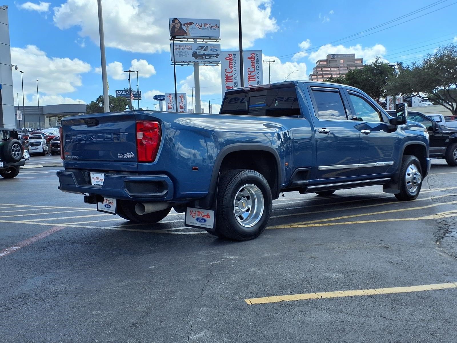 Used 2024 Chevrolet Silverado 3500 High Country w/ High Country Premium Package AWD/4WD image 6