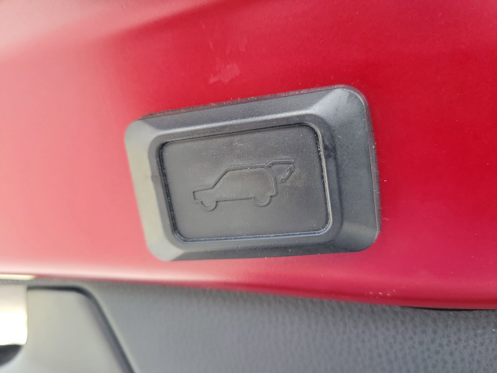 Used 2019 Toyota RAV4 XLE Premium FWD image 9