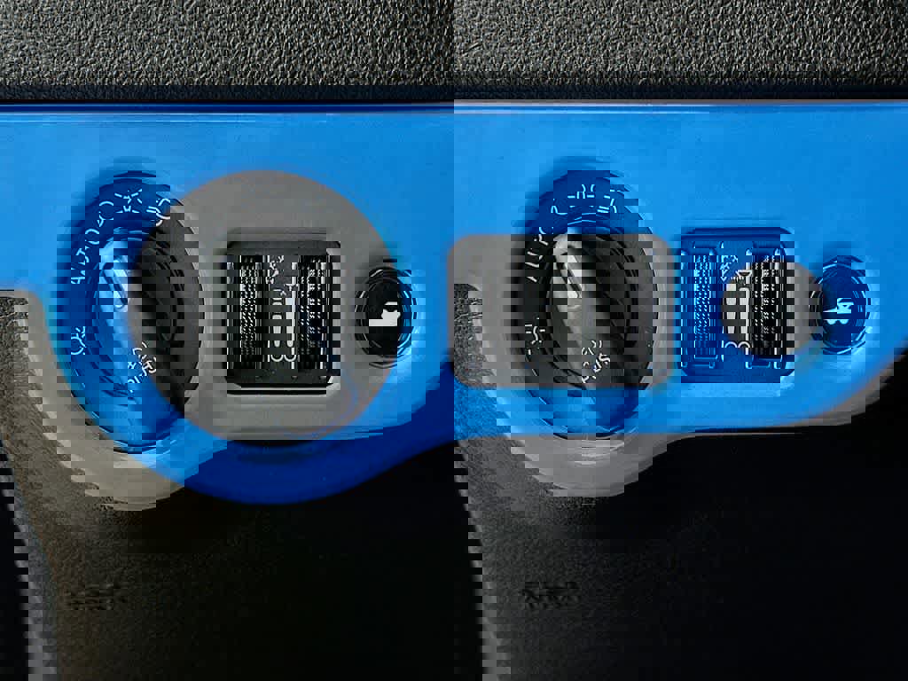 Used 2022 Dodge Charger R/T w/ Blacktop Package image 28