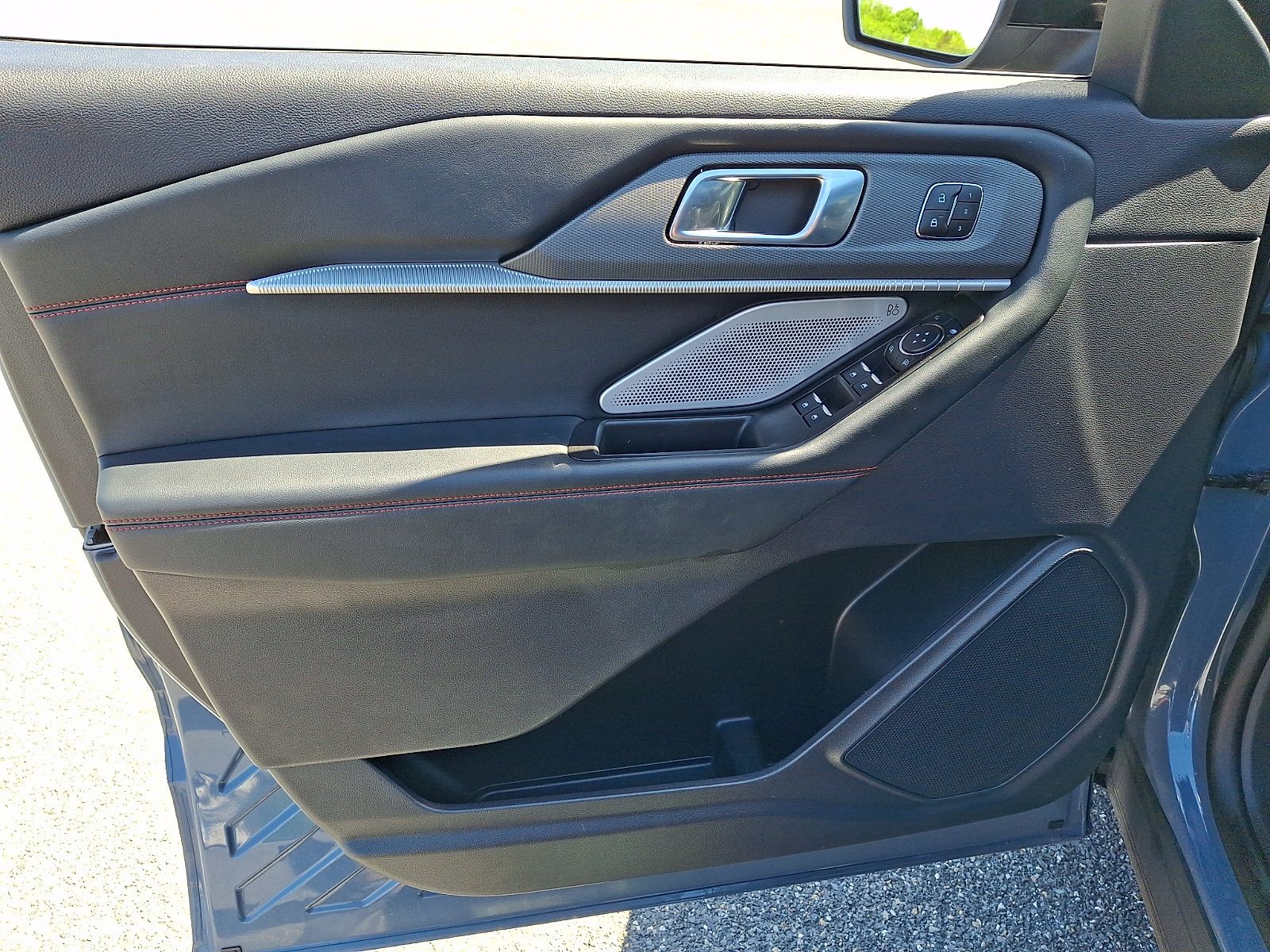 Certified 2025 Ford Explorer ST AWD/4WD image 12