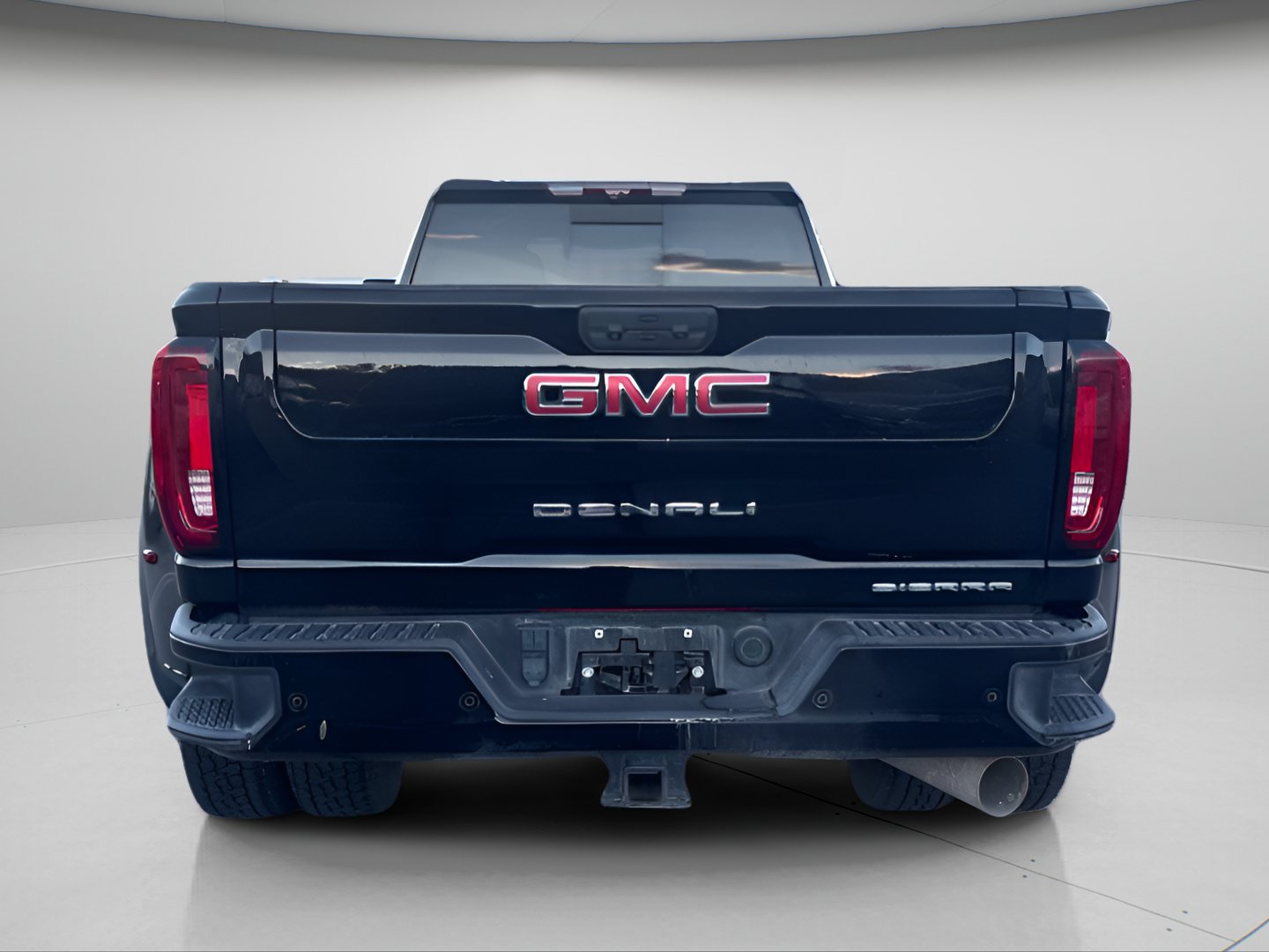 Used 2023 GMC Sierra 3500 Denali AWD/4WD image 9