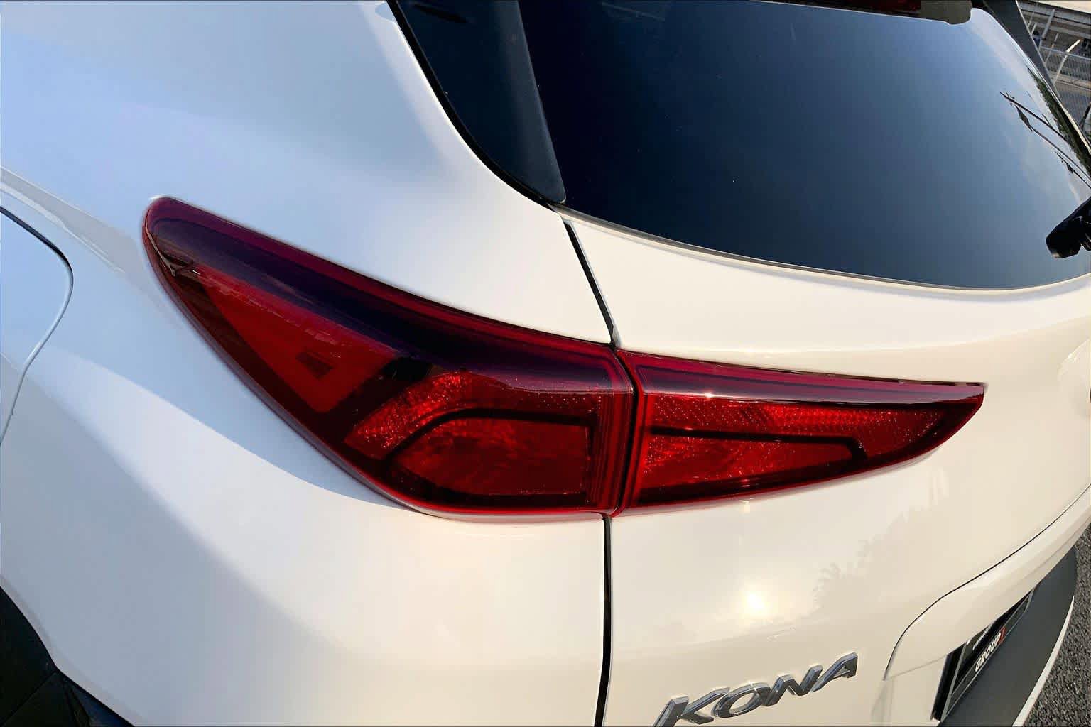 Used 2022 Hyundai Kona SEL FWD image 29