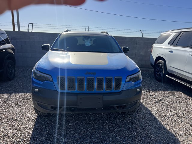 Used 2022 Jeep Cherokee Trailhawk w/ Comfort/Convenience Group AWD/4WD image 3