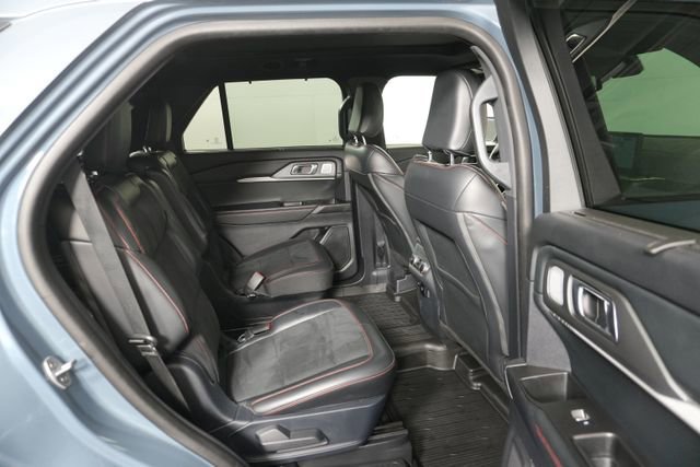 Certified 2025 Ford Explorer ST image 21