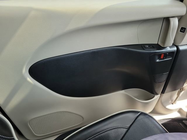 Used 2023 Chrysler Pacifica Limited image 17