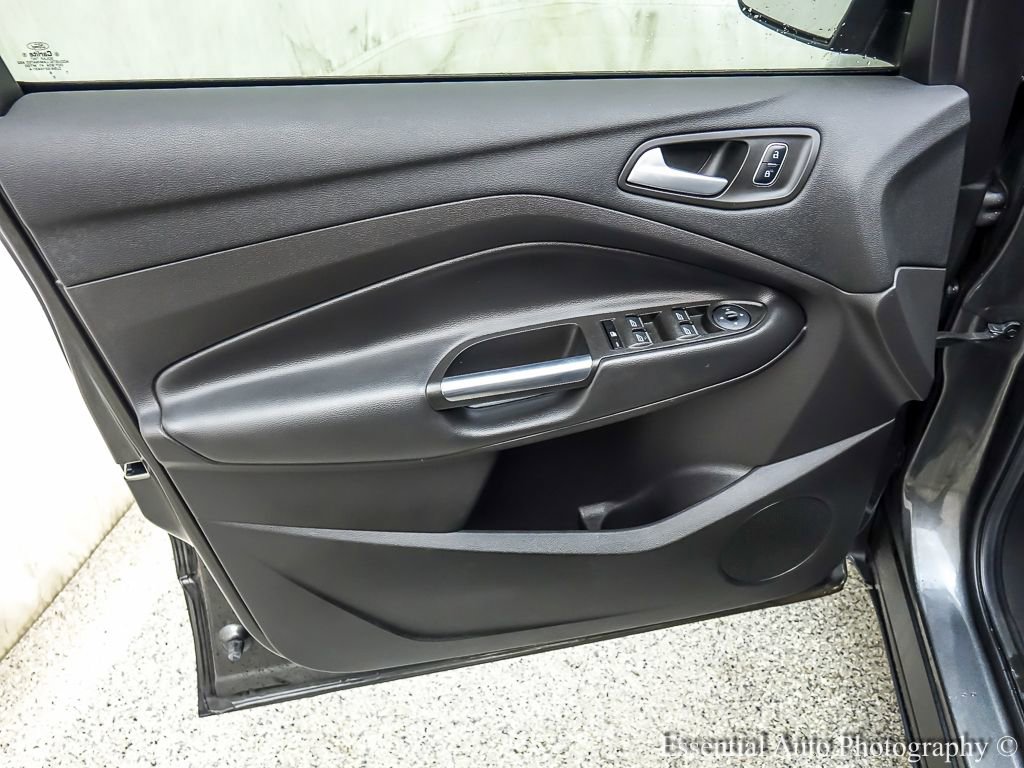 Certified 2017 Ford Escape SE w/ Equipment Group 201A image 18