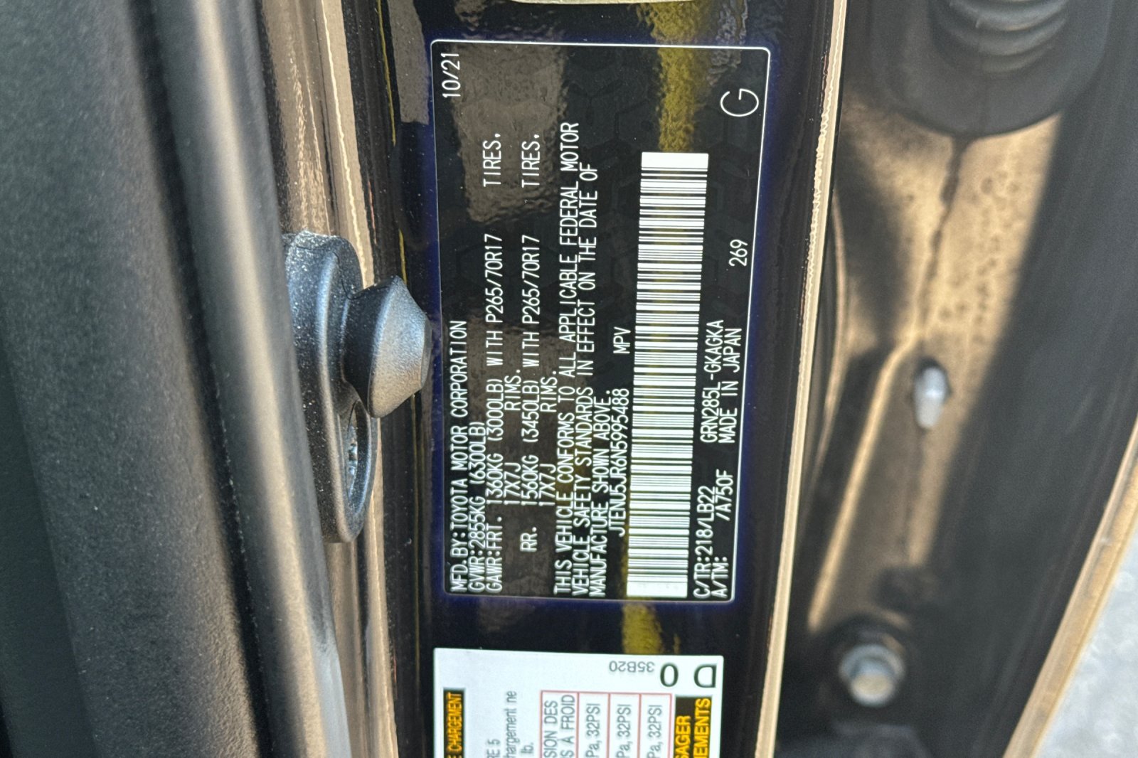 Used 2022 Toyota 4Runner SR5 Premium w/ Moonroof Package AWD/4WD image 31