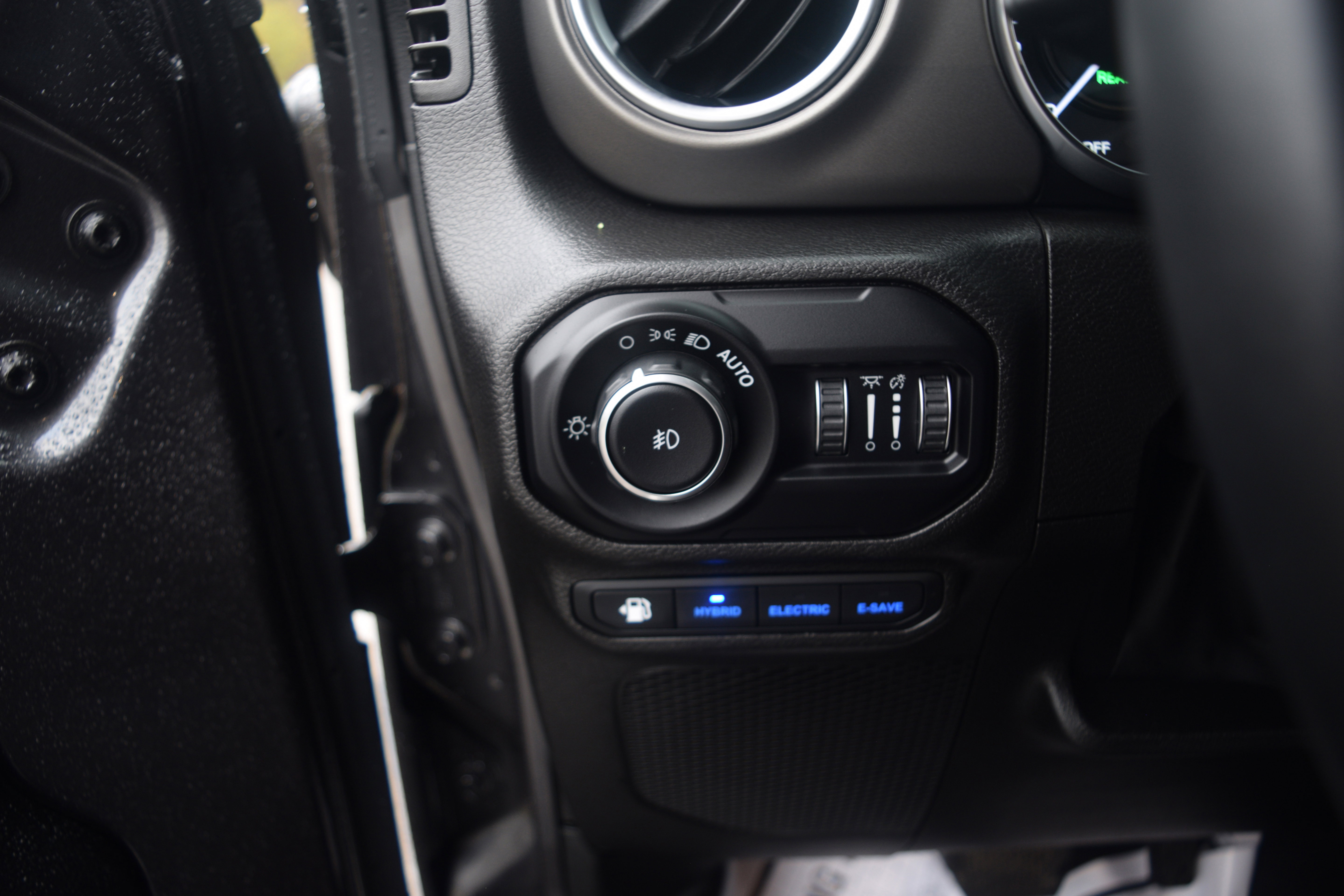 Used 2022 Jeep Wrangler Unlimited Rubicon w/ Steel Bumper Group image 7